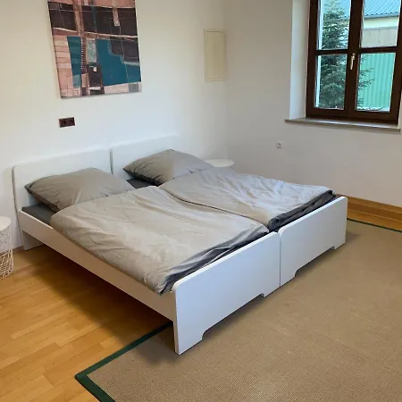 Mit Pool Und Grillplatz In 아파트 *