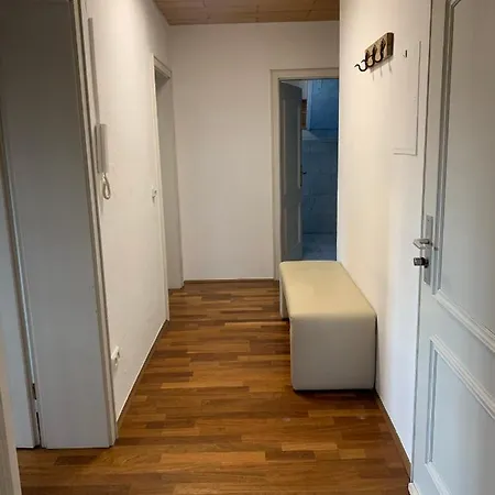 아파트 Mit Pool Und Grillplatz In *