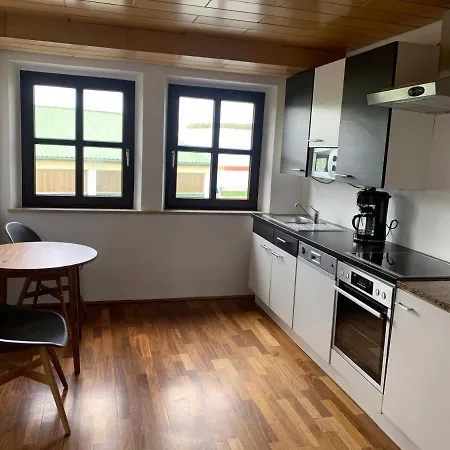 Mit Pool Und Grillplatz In 아파트 레겐스부르크