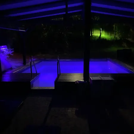 아파트 Mit Pool Und Grillplatz In *