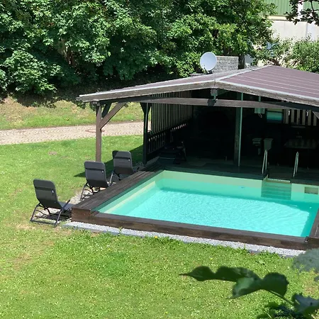 Mit Pool Und Grillplatz In Регенсбург