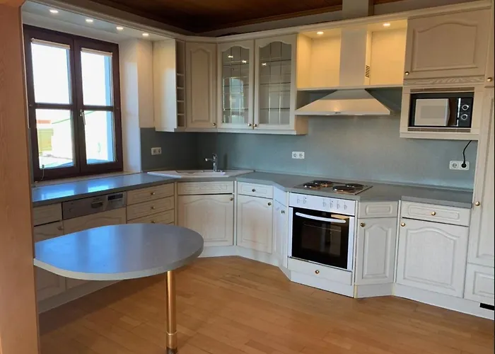 Mit Pool Und Grillplatz In Regensburg