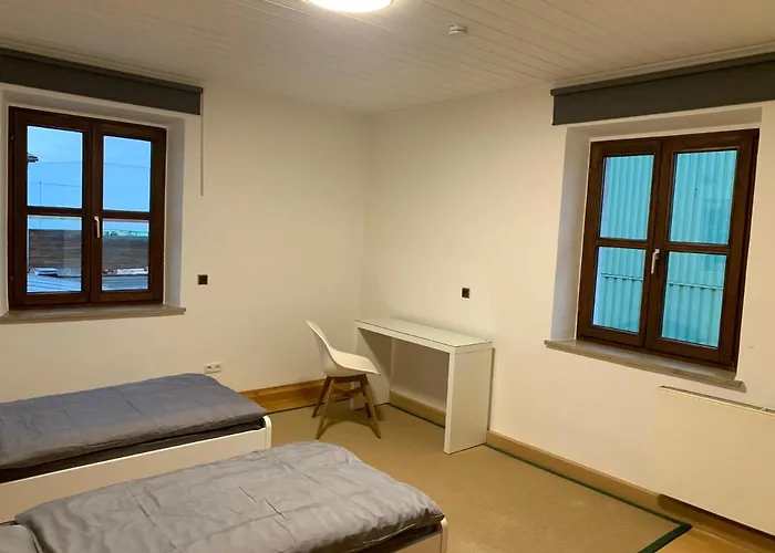 Mit Pool Und Grillplatz In