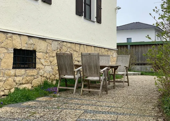 Mit Pool Und Grillplatz In Regensburg