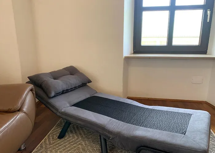 Mit Pool Und Grillplatz In *