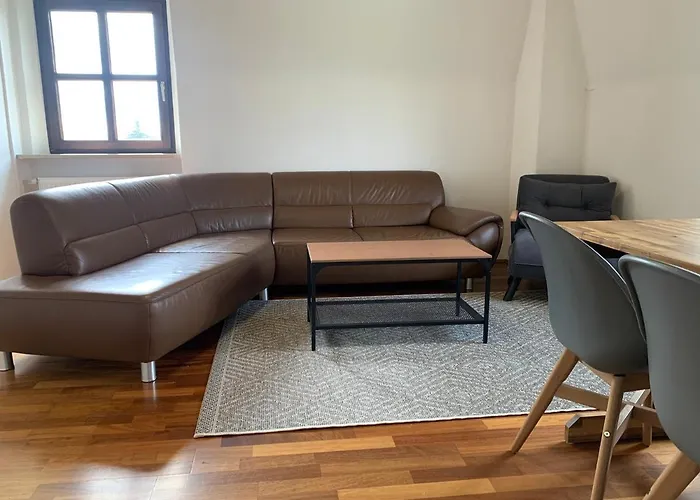 Mit Pool Und Grillplatz In *