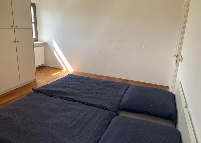 Mit Pool Und Grillplatz In