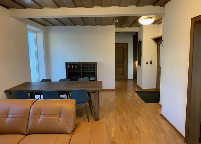 Mit Pool Und Grillplatz In Lägenhet